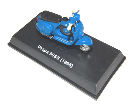 Modellroller 1:32 Vespa SS90 1965 blau
