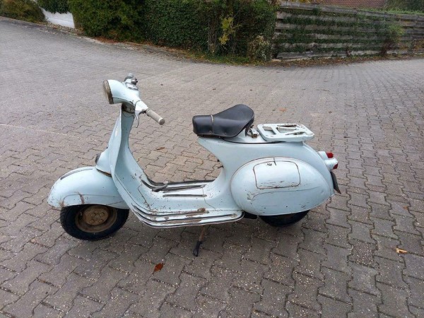 Vespa Vnb2 von 1961 überholt im Originalzustand